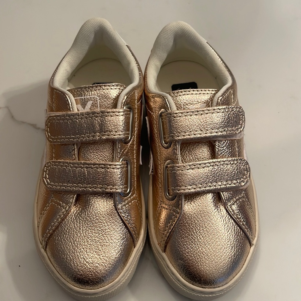 Toddler kids Veja sneakers